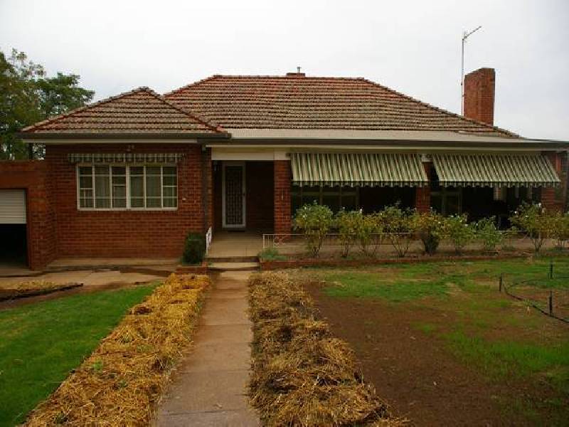 82 Macquarie Street, Cowra NSW 2794