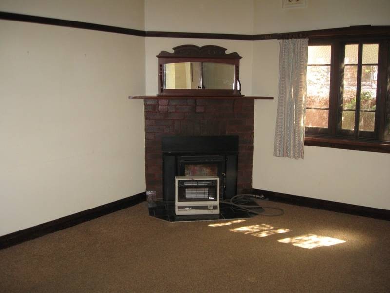 7 Smith Street, Cowra NSW 2794