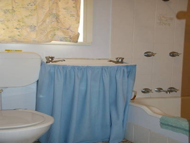 13 Thomas Street, Cowra NSW 2794