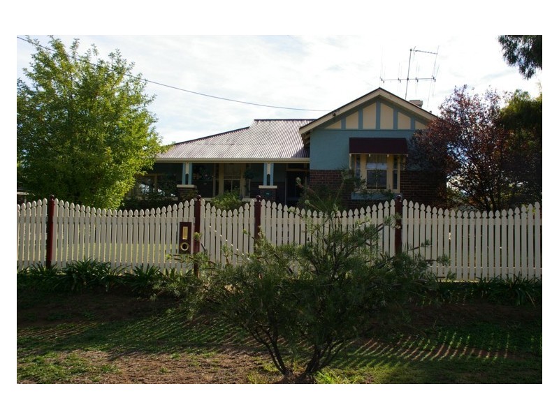 18 Keswick Street, Cowra NSW 2794