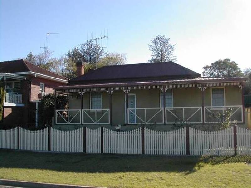 8 Liverpool Street, Cowra NSW 2794