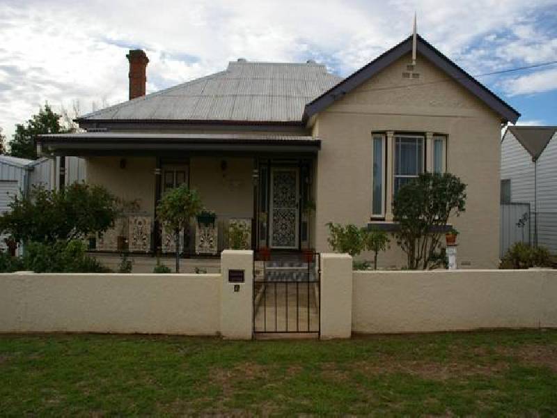 2 Parkes Street, Cowra NSW 2794