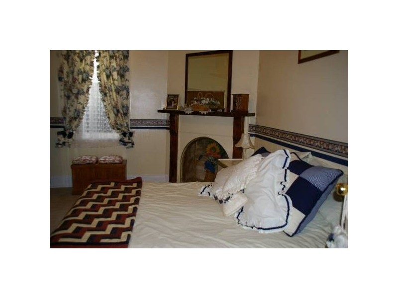 2 Parkes Street, Cowra NSW 2794