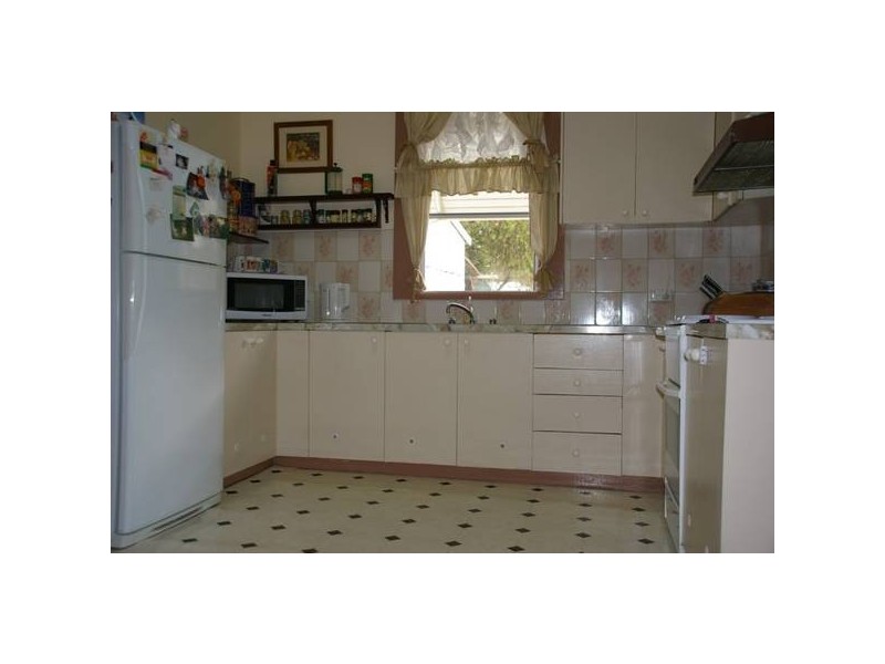 2 Parkes Street, Cowra NSW 2794