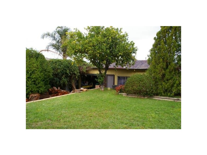 29 Wollowra Street, Cowra NSW 2794