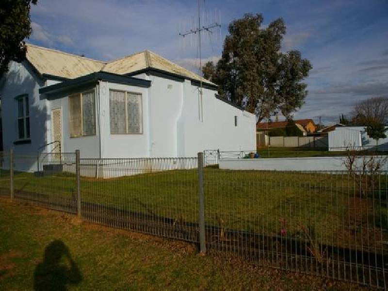 3 Waugoola Street, Cowra NSW 2794