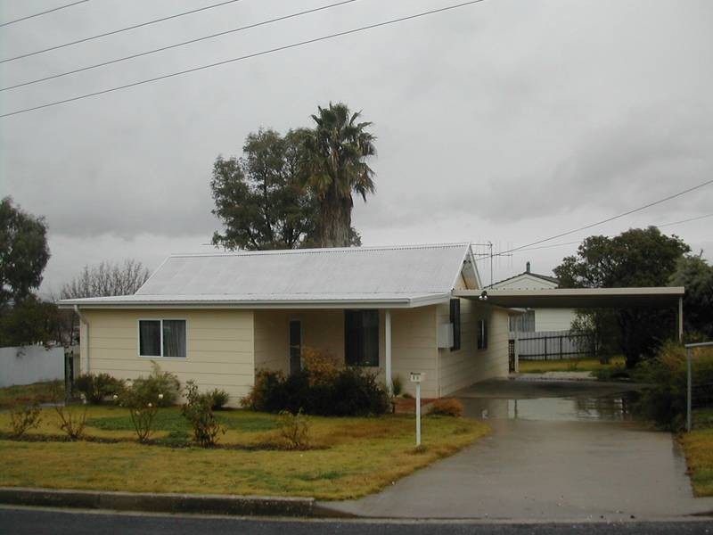 60 Lee Street, Cowra NSW 2794