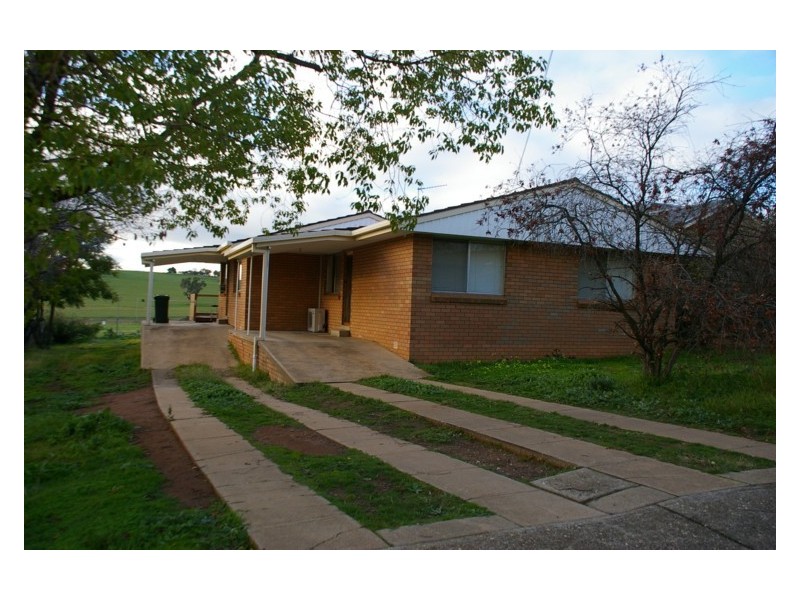 A & B/28 Wollowra Street, Cowra NSW 2794