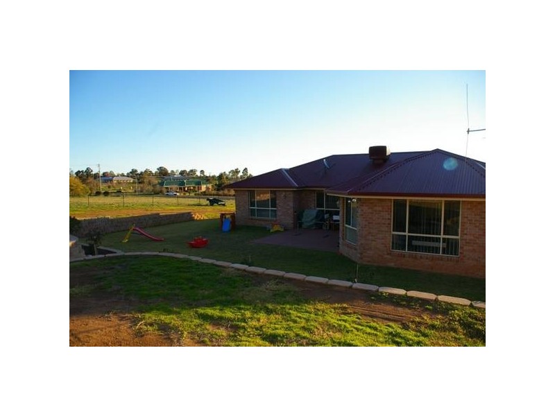 6 Shepherd Avenue, Cowra NSW 2794