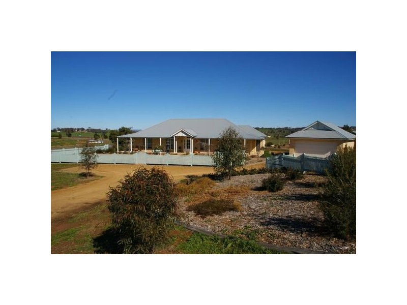 313 Elouera Road, Cowra NSW 2794