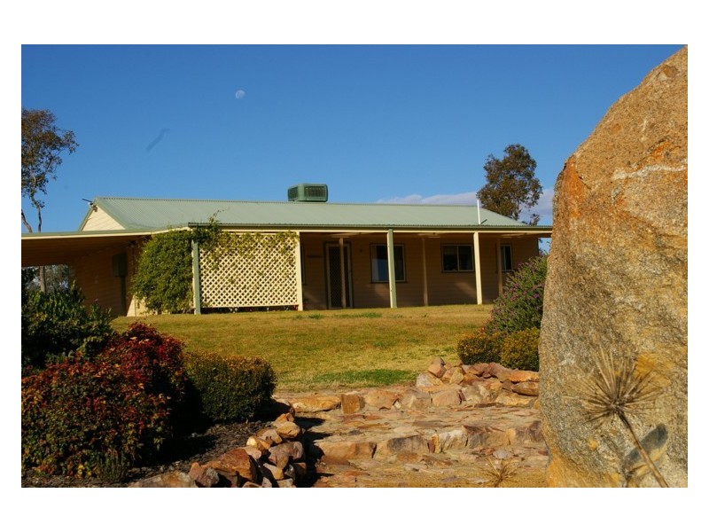 67 Military Parade, Cowra NSW 2794