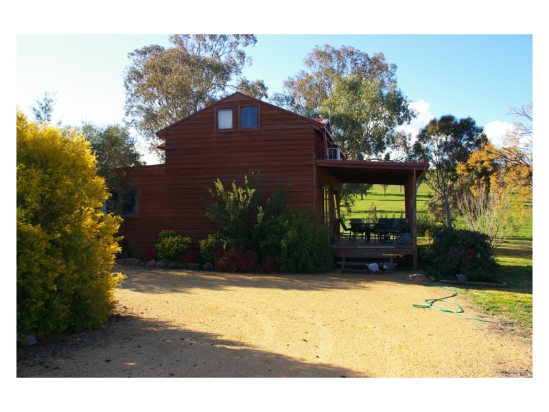 67 Military Parade, Cowra NSW 2794