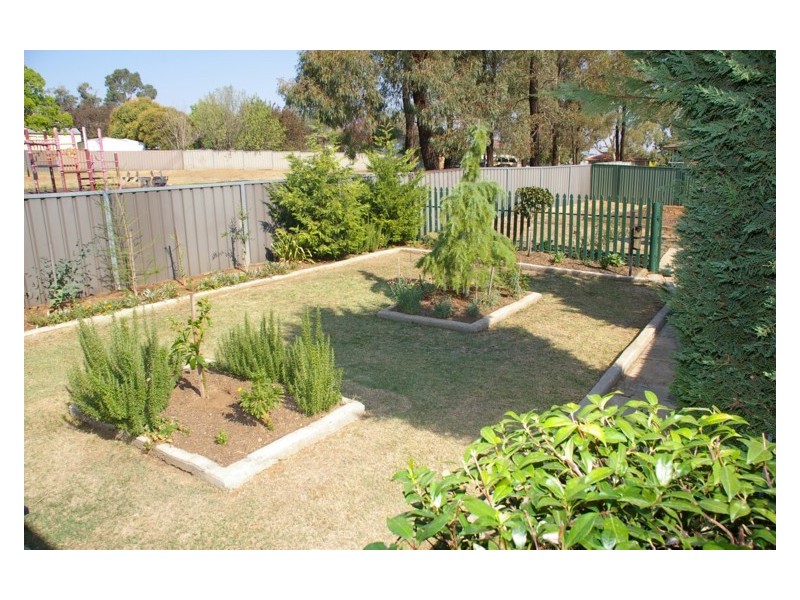 5 Wollowra Street, Cowra NSW 2794