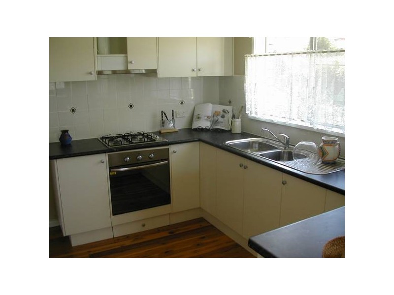 Elizabeth Avenue, Cowra NSW 2794