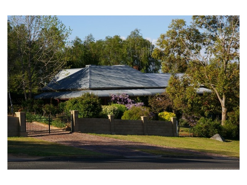 2-6 College Drive, Cowra NSW 2794