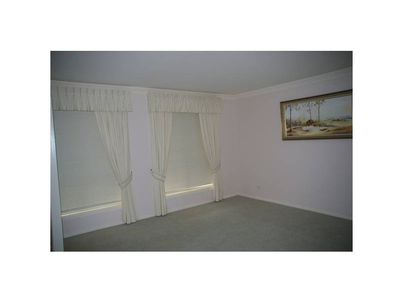 9 London Drive, Cowra NSW 2794