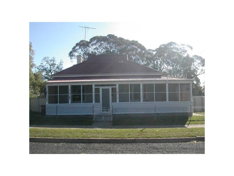 14 Parkes Street, Woodstock NSW 2793