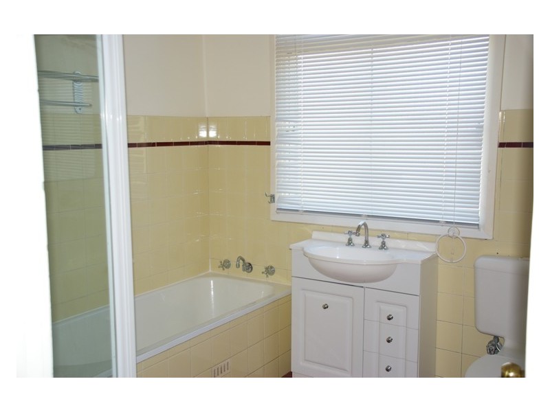 84 Liverpool Street, Cowra NSW 2794