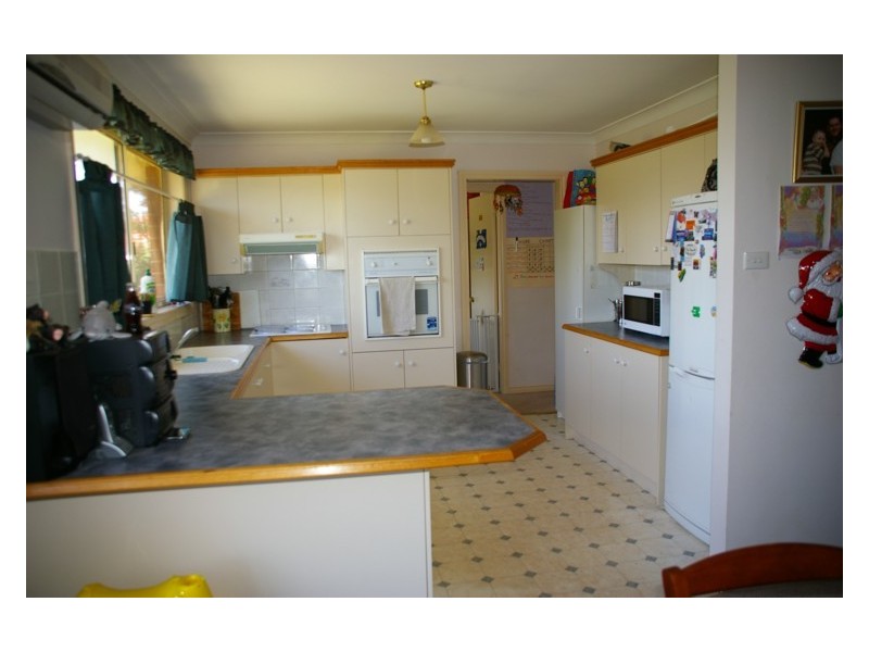 13 Eucalypt Close, Cowra NSW 2794