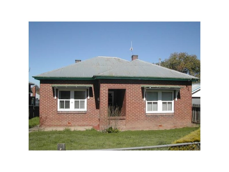 23 Bartlett Avenue, Cowra NSW 2794