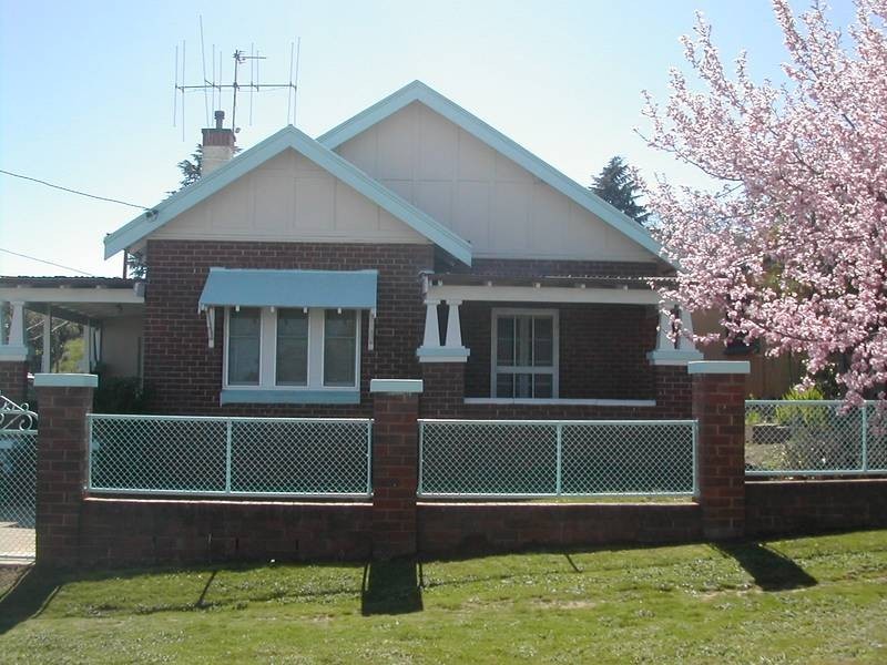 56 Liverpool Street, Cowra NSW 2794