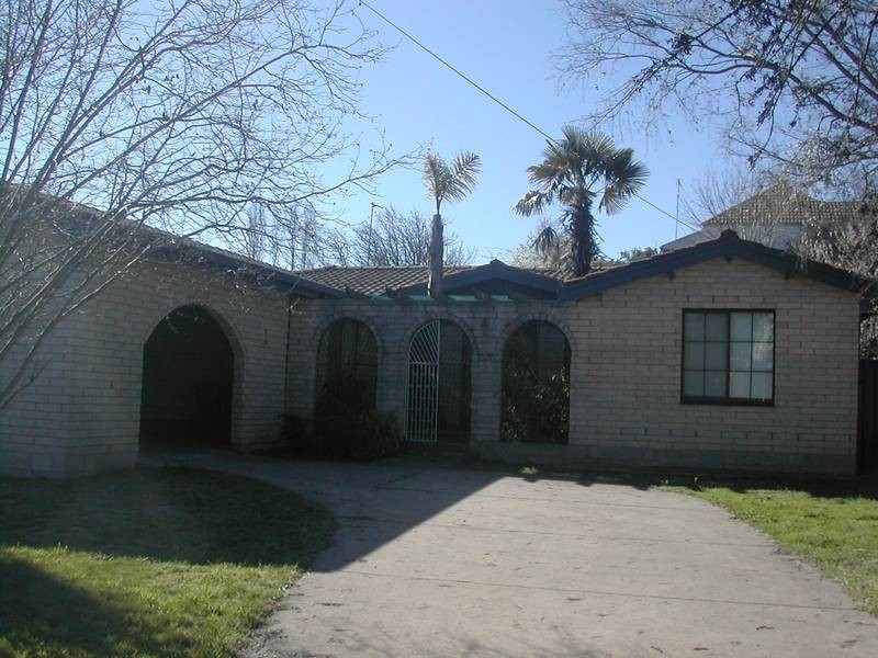 4 Couralie Street, Cowra NSW 2794