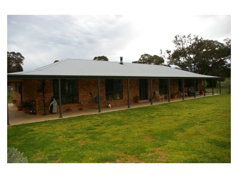 145 Camp Road, Cowra NSW 2794