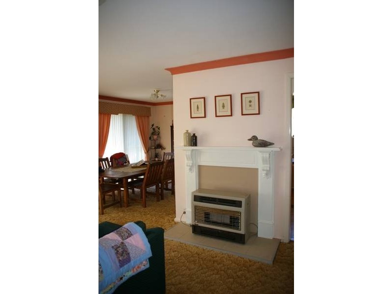 28 Lyall Street, Cowra NSW 2794