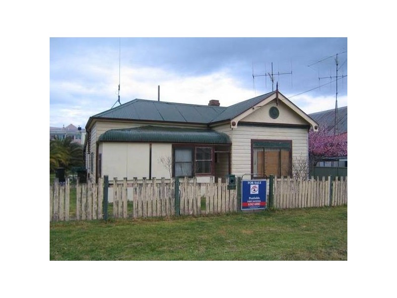 19 Melyra Street, Grenfell NSW 2810