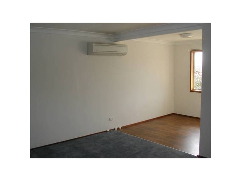 3 Lowan Place, Cowra NSW 2794