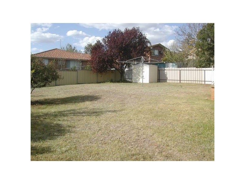 3 Lowan Place, Cowra NSW 2794