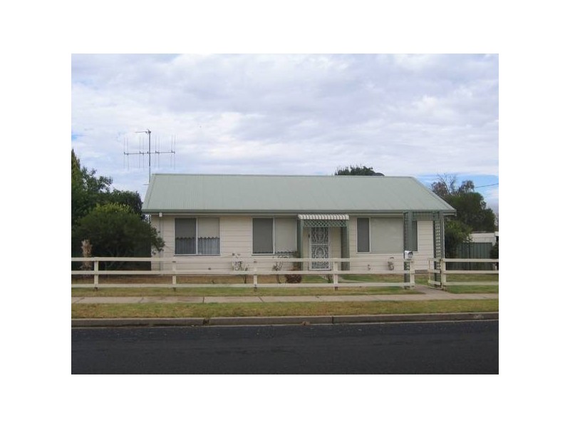 35A Logan Street, Cowra NSW 2794