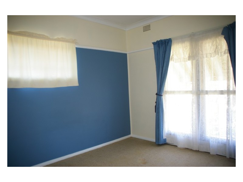 84 Liverpool Street, Cowra NSW 2794