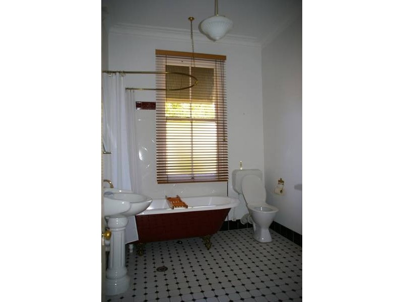 34 Lachlan Street, Cowra NSW 2794