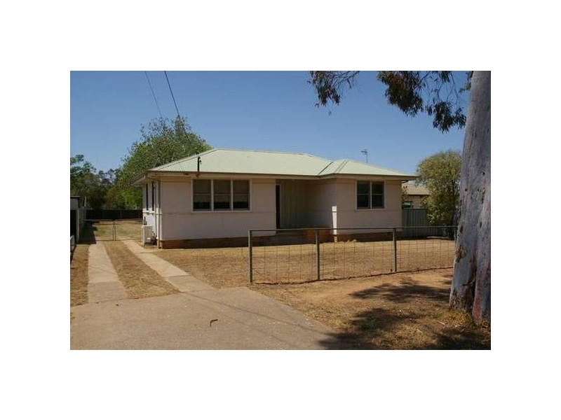 11 Cooyal Street, Cowra NSW 2794