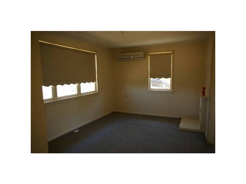 11 Cooyal Street, Cowra NSW 2794