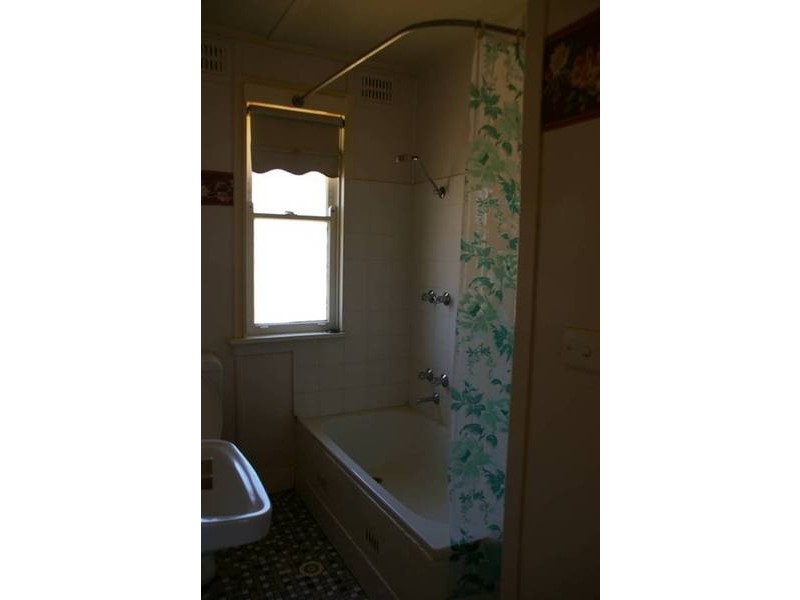 11 Cooyal Street, Cowra NSW 2794