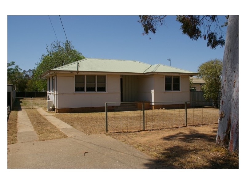 11 Cooyal Street, Cowra NSW 2794