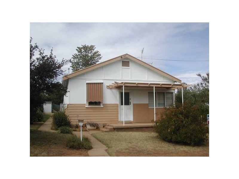 3 Pitt Street, Cowra NSW 2794