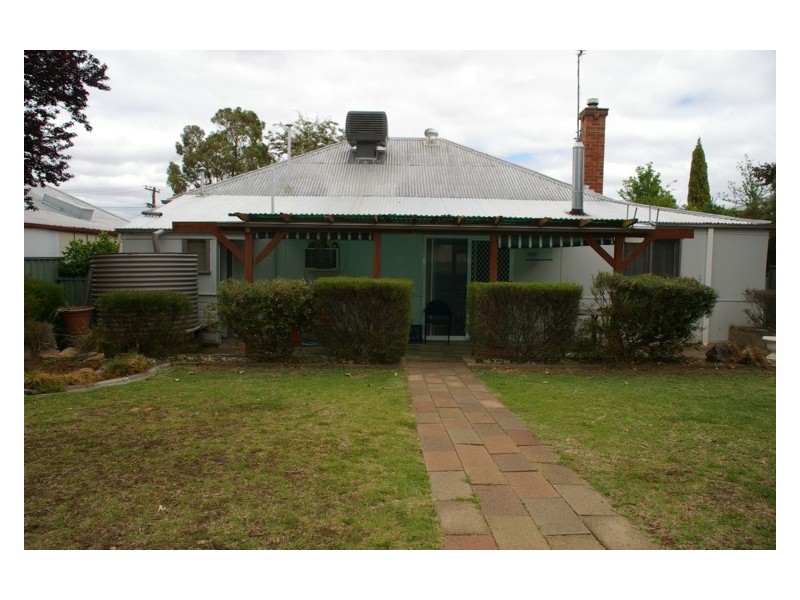 7 Nelson Street, Cowra NSW 2794