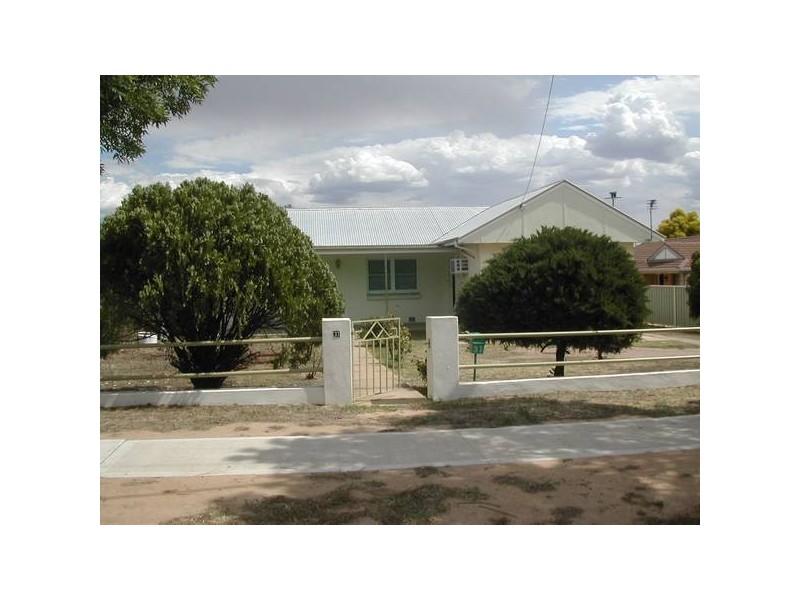 37 Vaux Street, Cowra NSW 2794