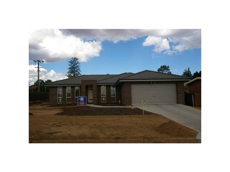35 Nelson Street, Cowra NSW 2794