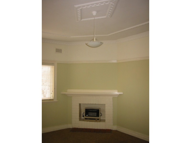 148 Kendal Street, Cowra NSW 2794