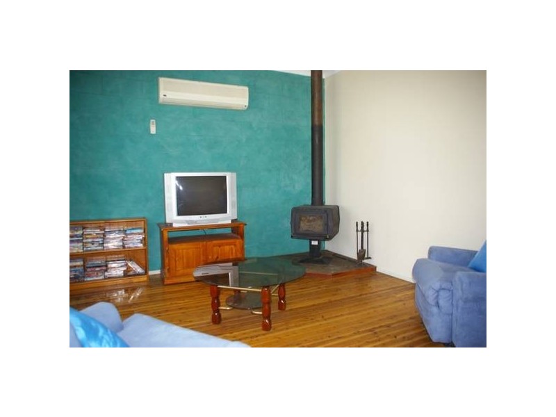 16 Whitby Street, Cowra NSW 2794