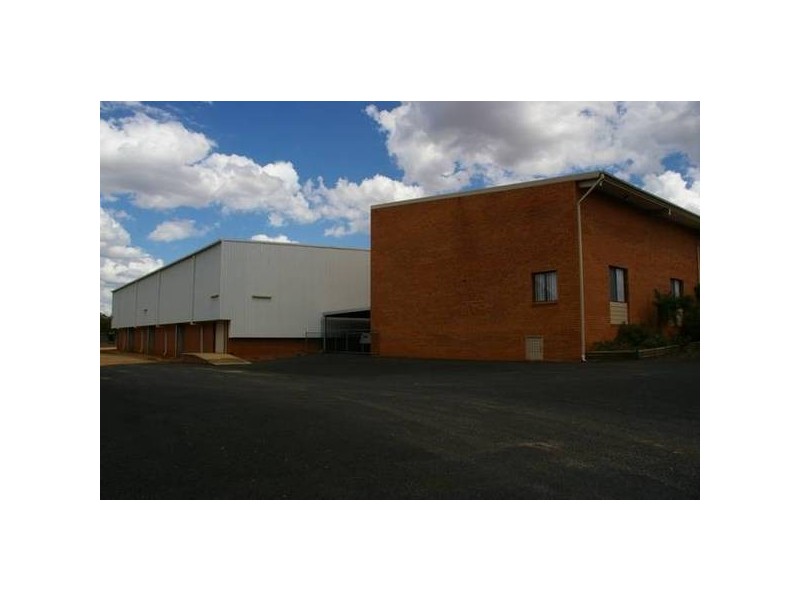 40 Young Road, Cowra NSW 2794