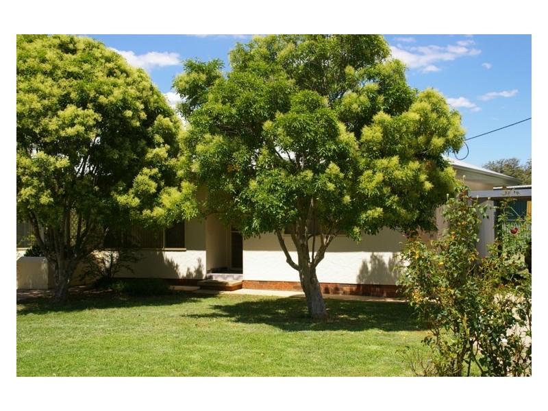 1/2 Day Street, Cowra NSW 2794