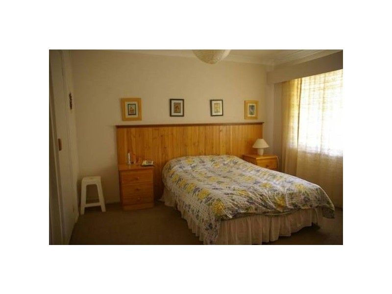 27 Dawson Drive, Cowra NSW 2794