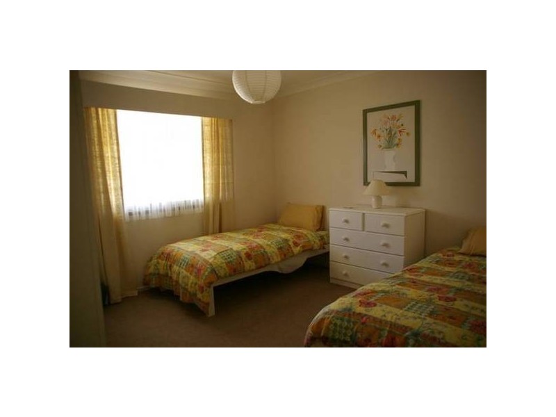 27 Dawson Drive, Cowra NSW 2794