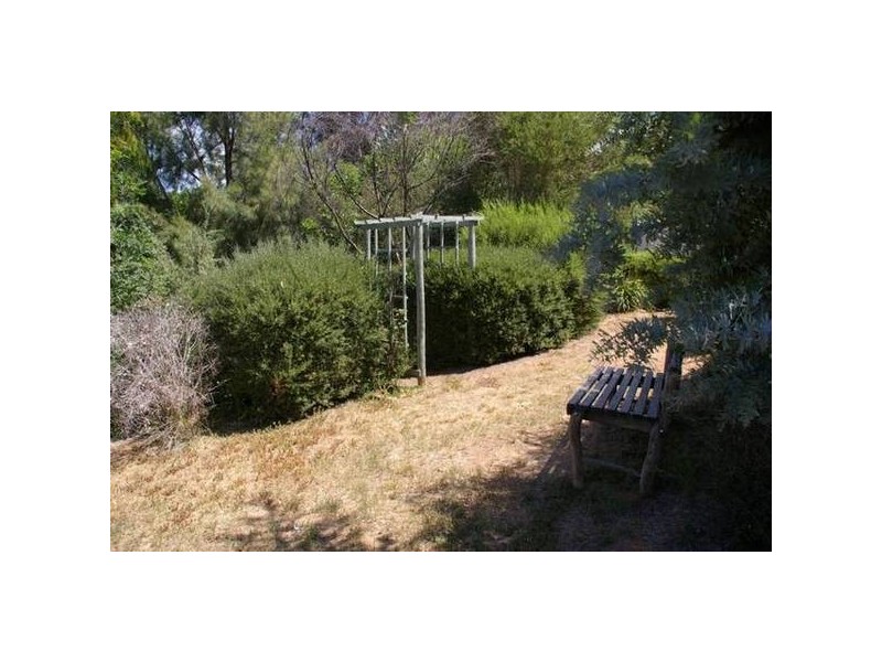27 Dawson Drive, Cowra NSW 2794
