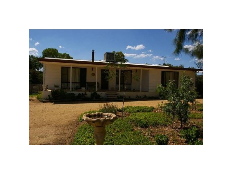 38 Makins Street, Grenfell NSW 2810